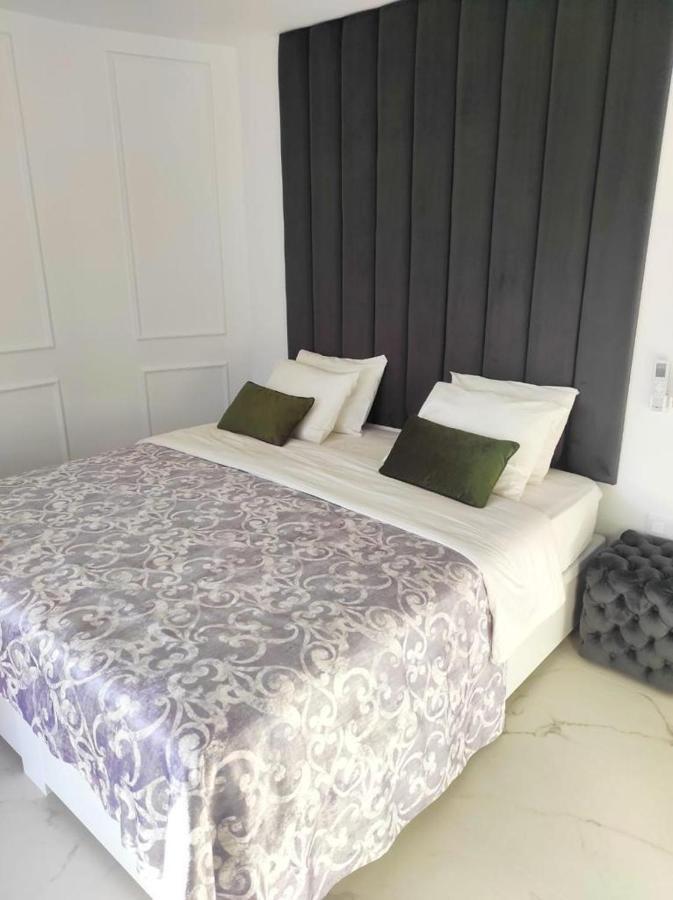 Penthouse Las Americas First Line De Lux Арона Екстериор снимка